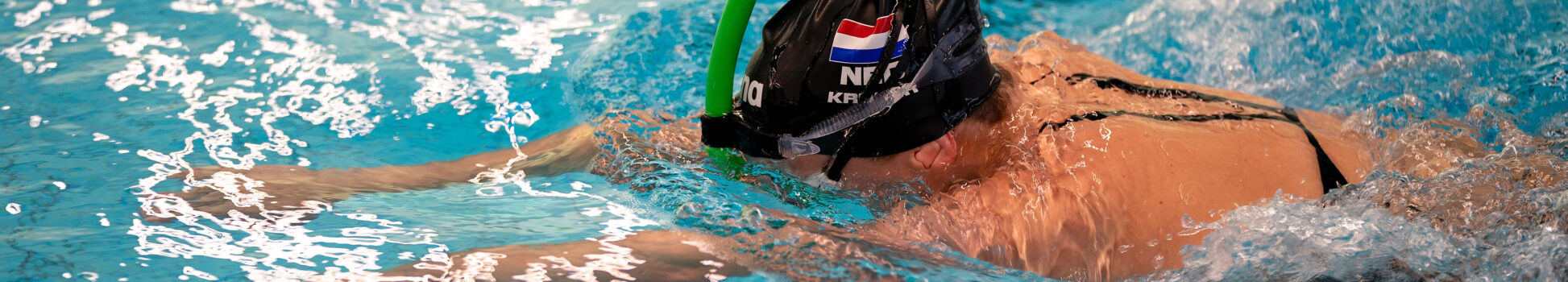 zwemmer met snorkel